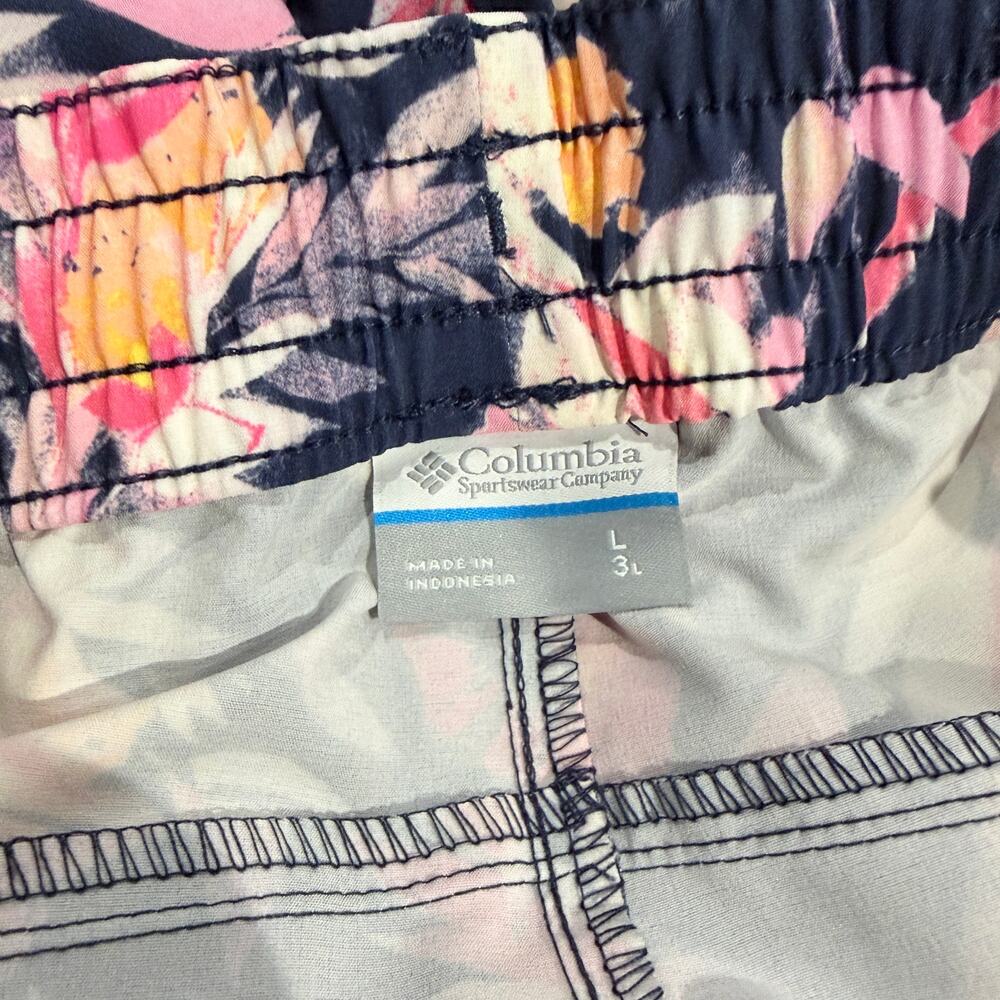 New with tags, Women's Columbia Bogata Bay Stretch 3" Inseam Shorts, Large (L) - Picture 8 of 8